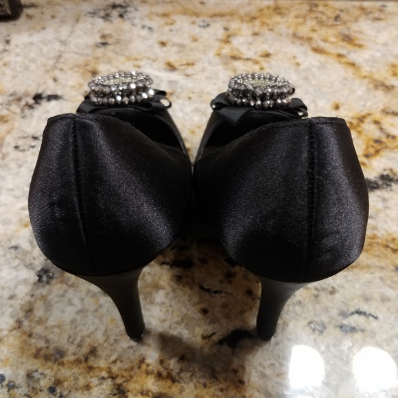 Apt 9 Black Satin Heels 8.5 - Picture 3 of 7